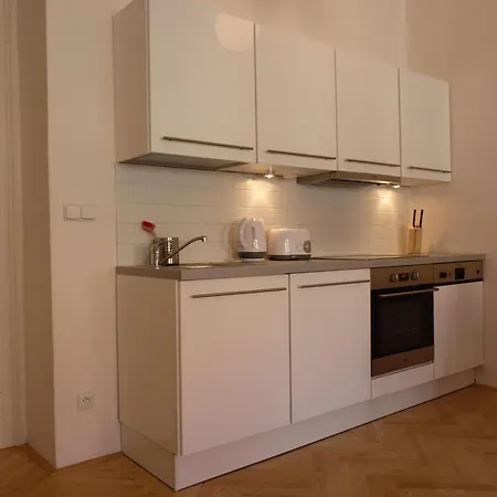 Apartman Saints *